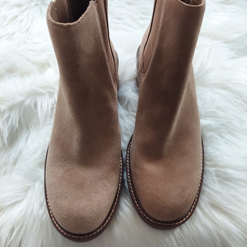 Vince Camuto Kelivena shoe boots.